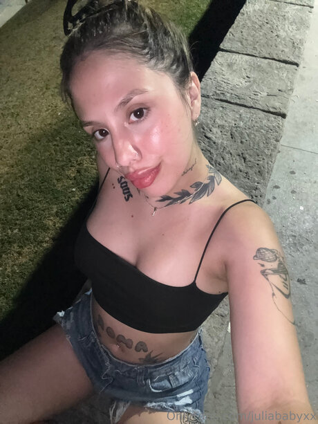 Juliababyxx ポルノスター アーカイブ