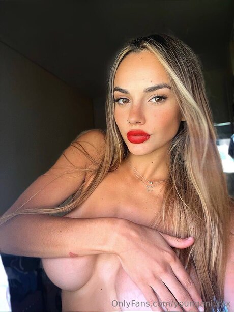 Ani Annet かわいいポルノスター 画像