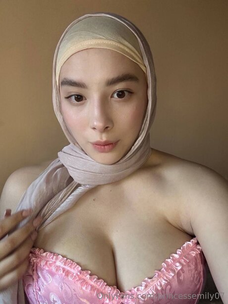 Princessemily07 ポルノスター 画像