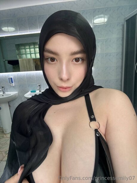 Princessemily07 アダルト女優 画像
