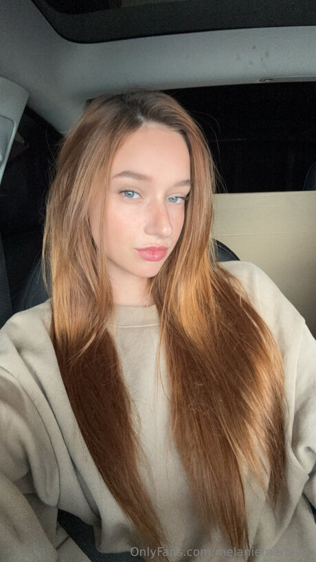 Melaniemarievip 無料モデル 写真