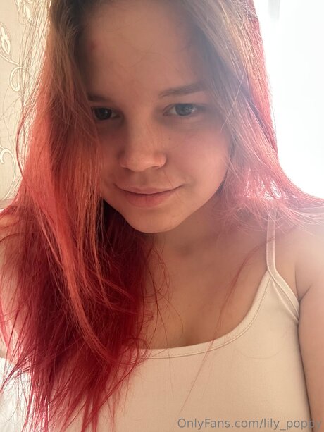 Lily Poppy スター 裸 写真