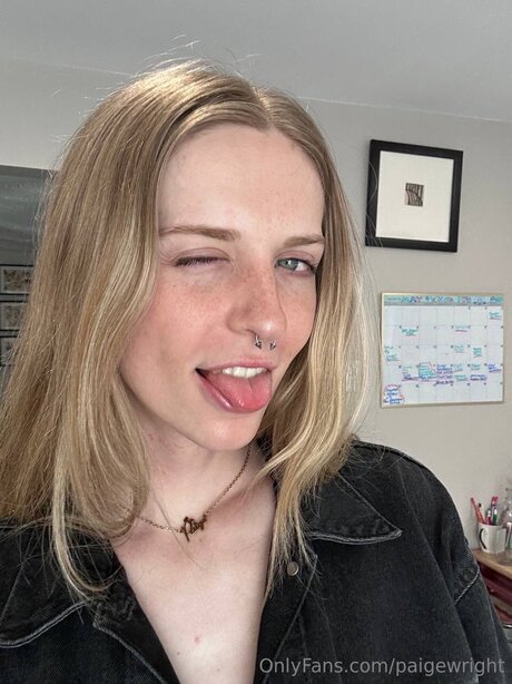 Paigewright 素敵なスター 写真