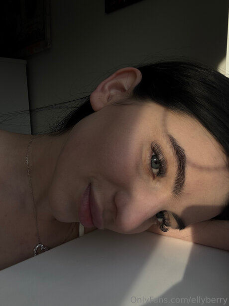 Ellyberry profile image