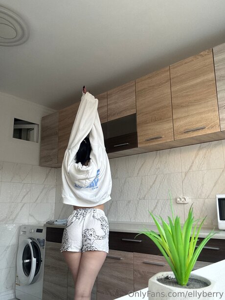 Ellyberry ホットモデル 写真