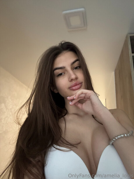 Amelia Lovis ポルノスター 素敵 写真