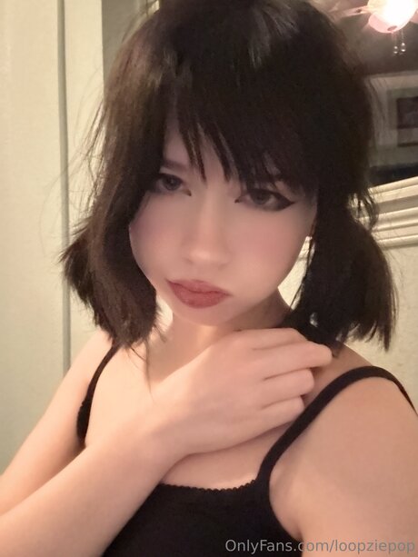 Loopziepop ヌードのポルノスター 画像