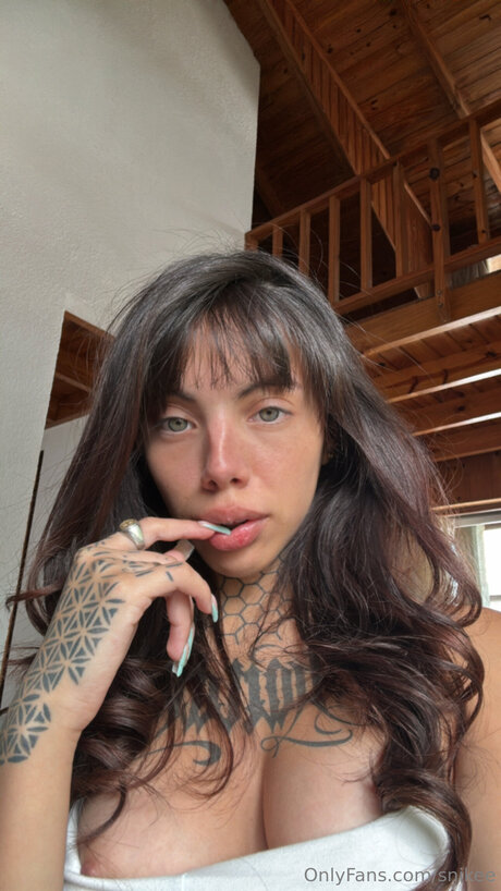 Juliagameusee セックスモデル 写真
