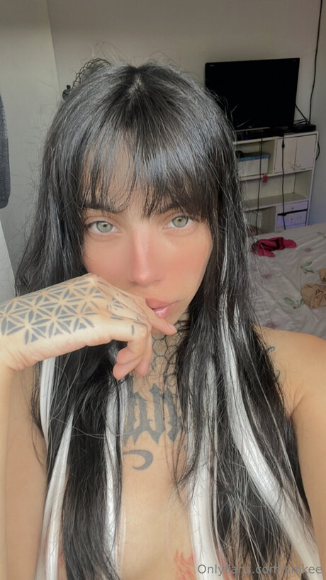 Juliagameusee スター ヌード 写真