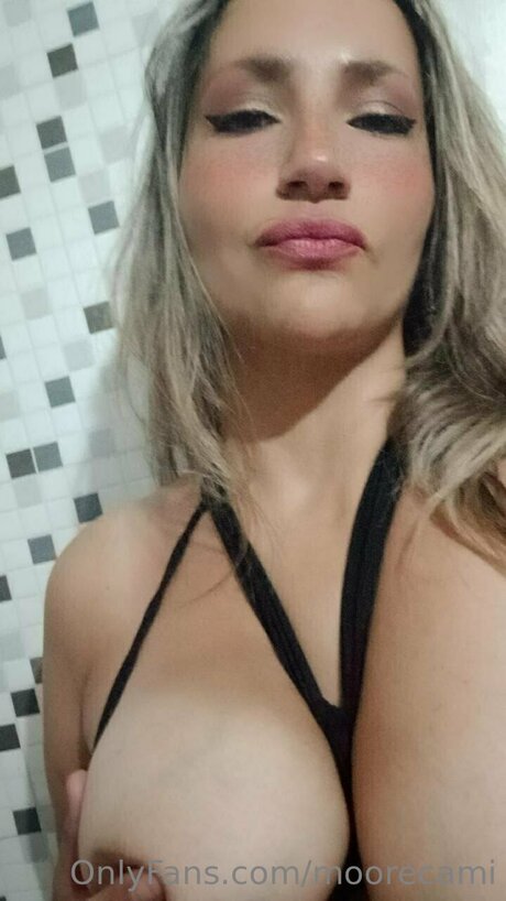 Moorecami 無料スター 写真