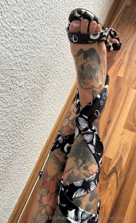 Lady Sunshine Ink 完璧なスター 写真