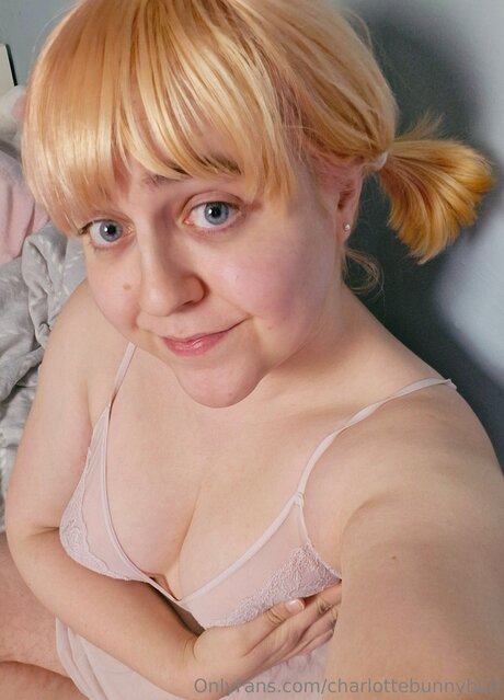Charlottebunnybun top profile image