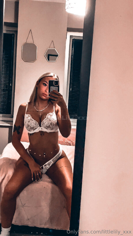 Littlelily Xxx HDポルノスター 画像