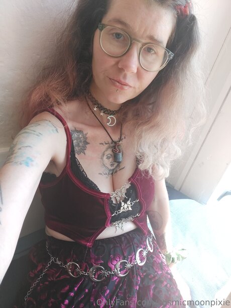 Cosmicmoonpixie セクシー女優 写真