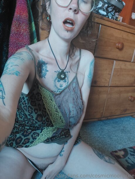 Cosmicmoonpixie 最高の女優 ギャラリー