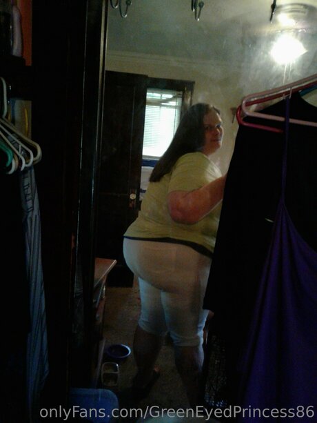 Greeneyedprincess86 top profile image
