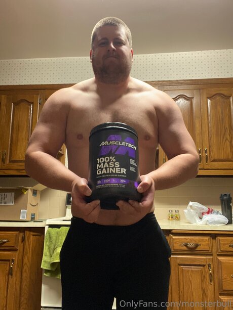 超デブおばあちゃんOnlyFans セクシー裸 写真