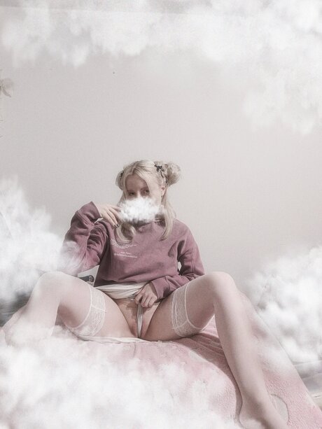 Infinitely Sensitive ホット女優 写真
