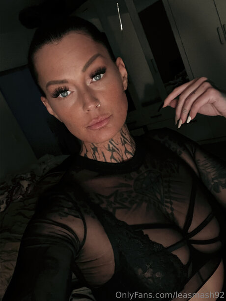 Elaineshubz ポルノ女優 写真