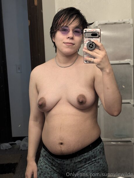 Sunnylewilde ヌード女優 画像