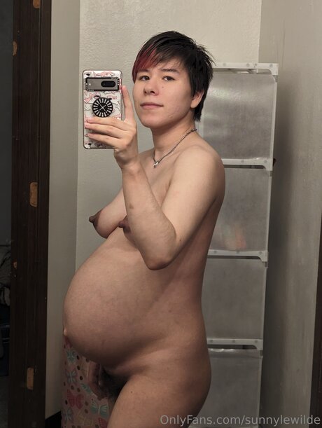 Sunnylewilde 裸のポルノスター 写真