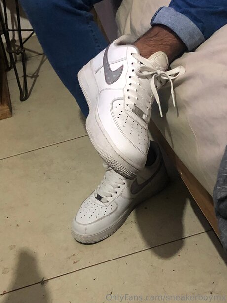 Sneakerboymx スター ヌード 写真