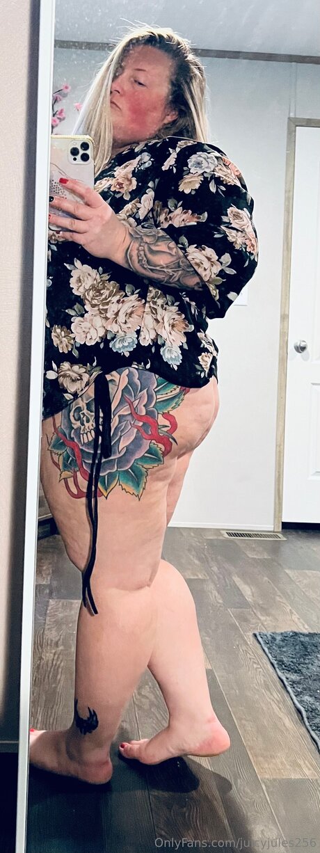 Juicyjules256 ポルノスター ヌード 写真