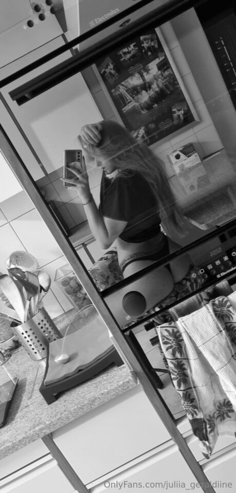 足の裏3P OnlyFans セクシー 画像