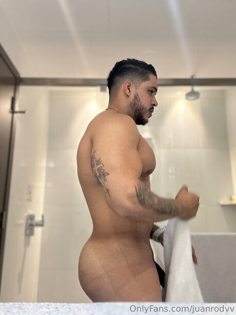 Juanrodvv セクシーなスター 画像