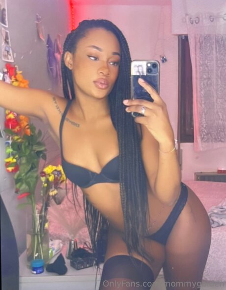 Ebonatina ポルノモデル 写真