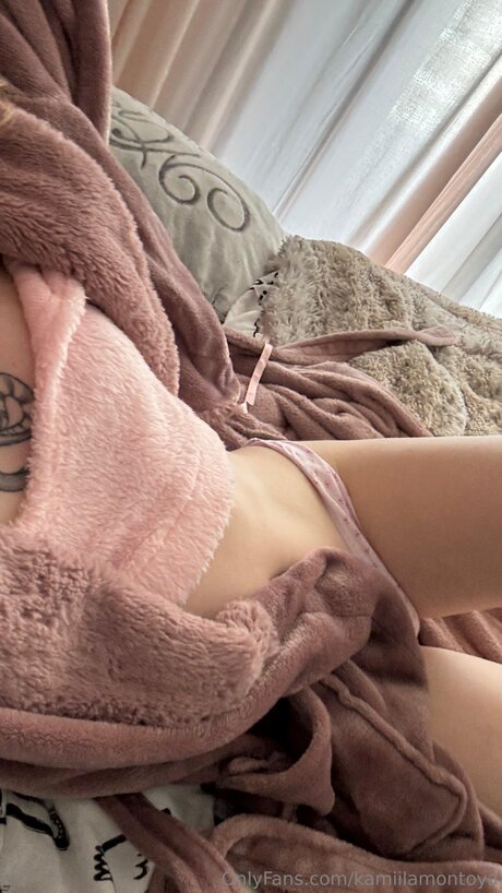 Kamiilamontoya セクシーモデル 写真