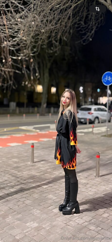 Mimiknox Official セクシーモデル 写真