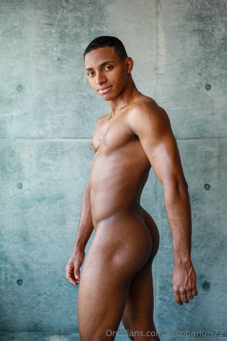 Escobarluis22 ポルノスター 画像