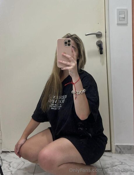 Jadeeechan エロティックなモデル 写真