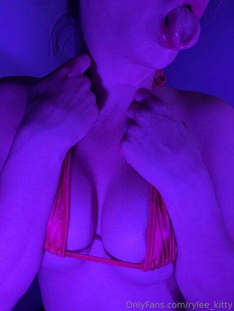 Rylee Kitty ポルノスター ヌード 写真