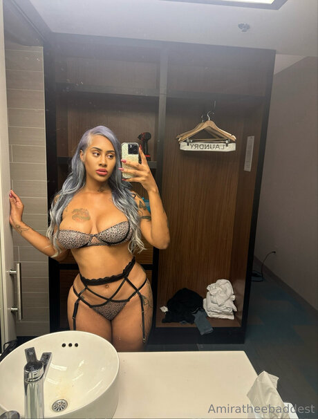 黒檀ペッギングオンリーファンズ 無料セクシー 写真