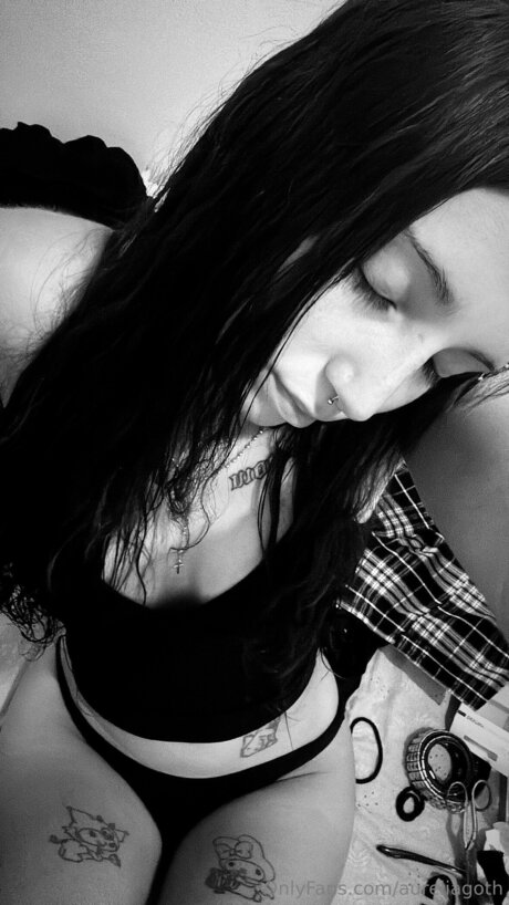 Aureliagoth セックス女優 画像