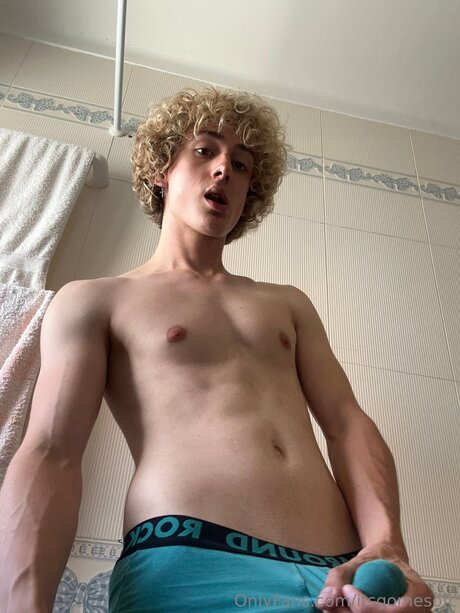 Itsgomesofc ヌードのポルノスター 写真