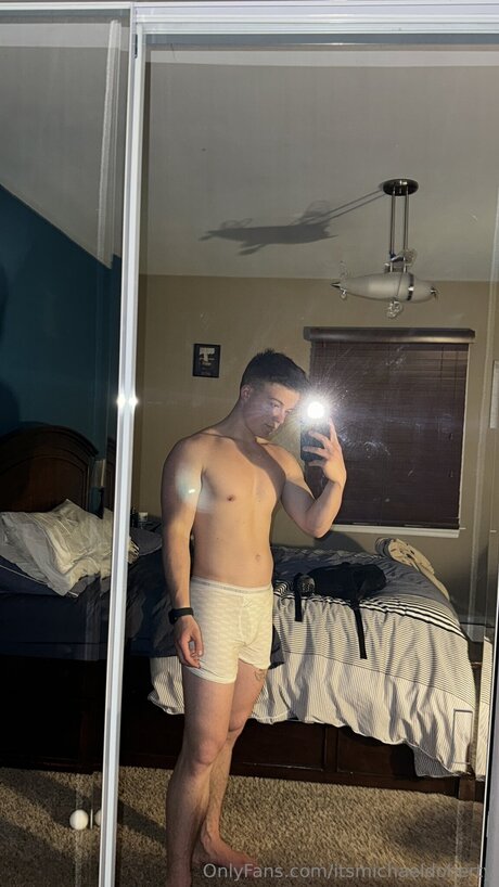 Itsmichaeldoherty セクシーなスター 写真