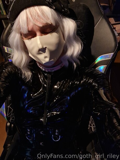 Goth Girl Riley ポルノスター セックス 写真