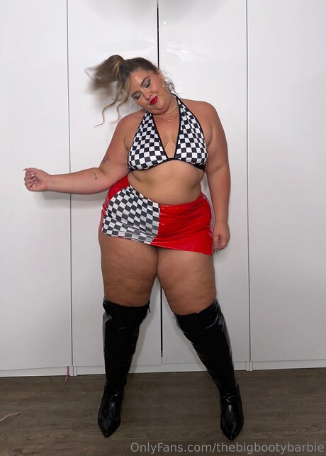 Thebigbootybarbie セックスモデル 画像