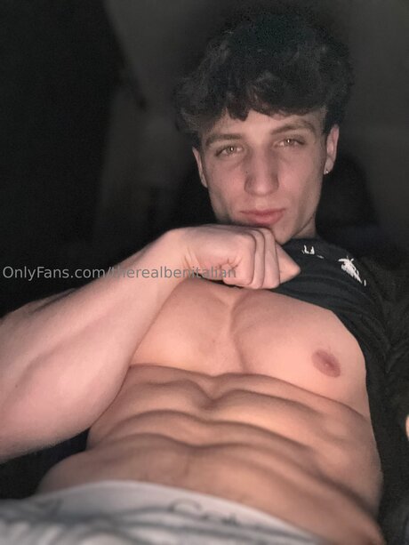 足の裏3P OnlyFans セクシー裸 画像