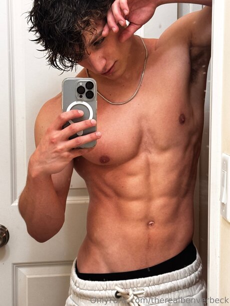 Therealbenitalian 美しいモデル 写真