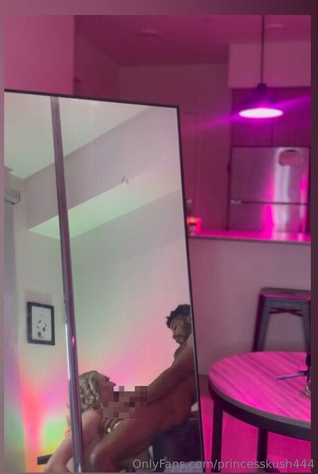 Princesskush444 top profile image