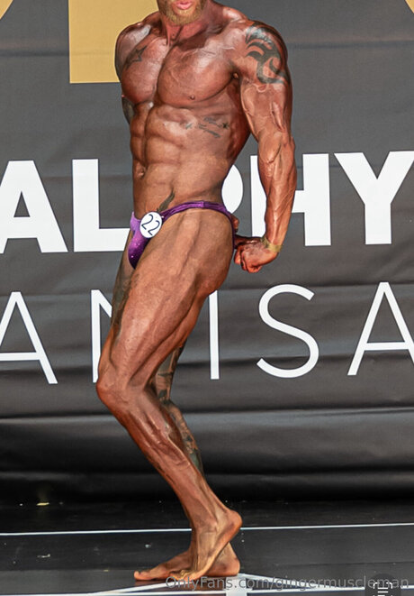 Gingermuscleman ポルノスター ヌード 画像