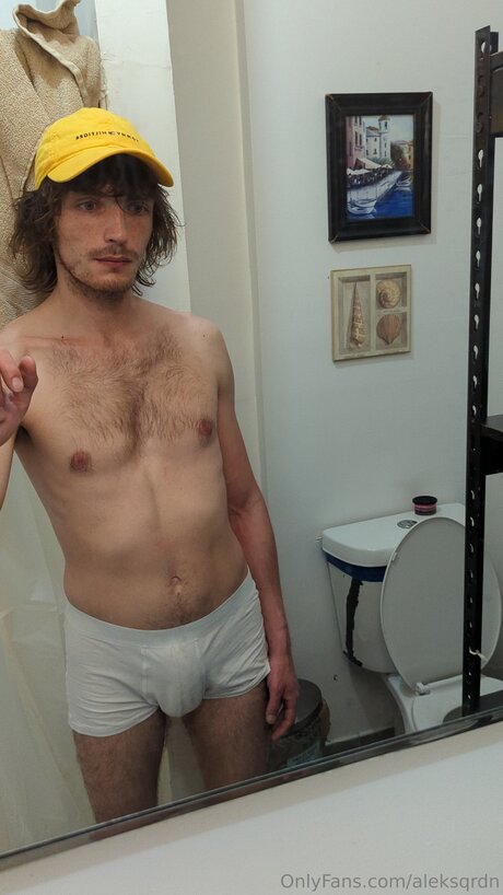 Aleksqrdn セックスモデル 写真