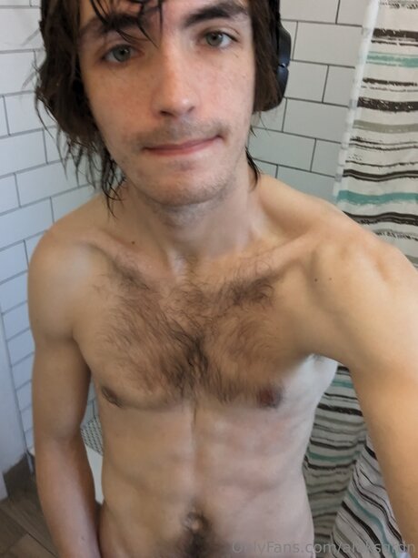 Aleksqrdn セックスポルノスター ギャラリー