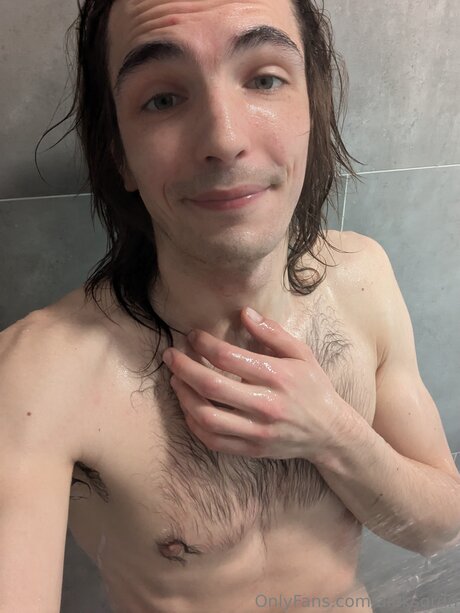 Aleksqrdn かわいいポルノスター 写真