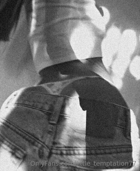 Little Temptation77 ポルノスター 写真