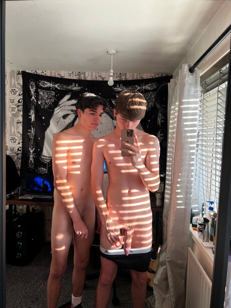 Thebeeb0i セックスモデル 写真